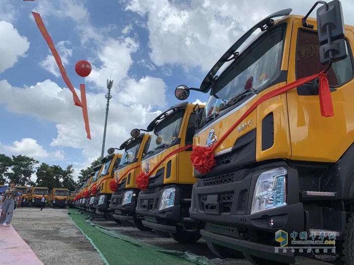 乘龍H5智能渣土車--高效、輕量、舒適