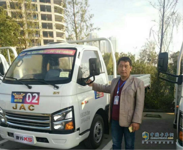 趙軍濤參加第二季最美卡哥全國(guó)節(jié)油賽挑戰(zhàn)賽