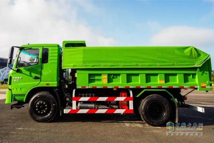 紅巖杰豹4×2自卸車(chē)
