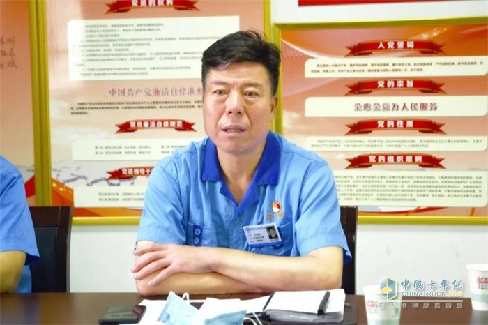 法士特集團黨委書記、董事長嚴鑒鉑