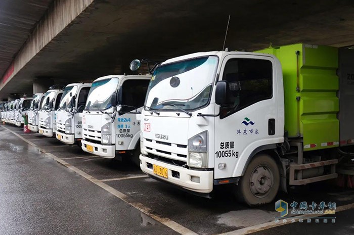 慶鈴五十鈴環(huán)衛(wèi)車(chē)