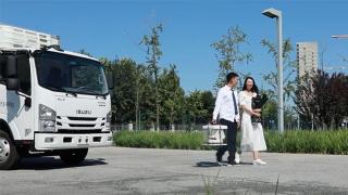 三年了   開(kāi)上心愛(ài)的慶鈴KV100冷藏車(chē)帶上鮮花蛋糕向她表白去！