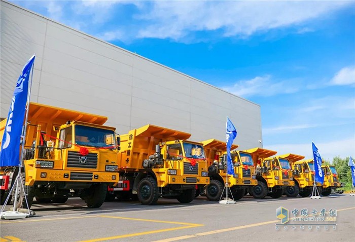 新疆解封后，首批徐工XG90非公路自卸車發(fā)車!北疆的絕美秋景，我“90礦”將要先賞為敬了。