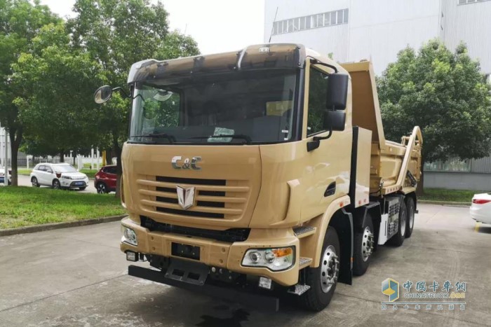 聯(lián)合卡車8X4純電動(dòng)自卸車