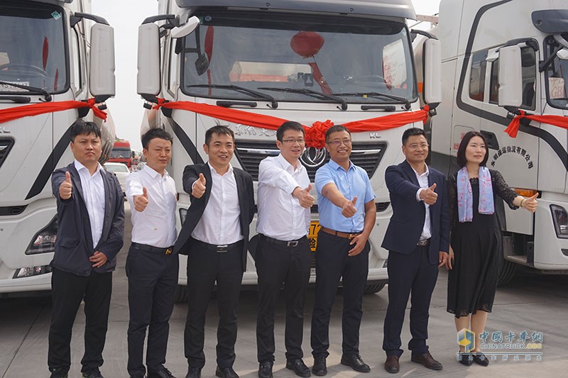 交車(chē)35臺(tái)，又定101臺(tái)協(xié)議   東風(fēng)商用車(chē)這場(chǎng)交車(chē)不簡(jiǎn)單