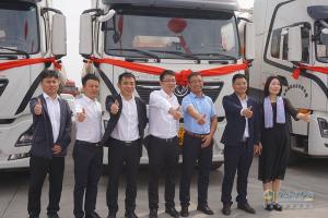 交車(chē)35臺(tái)，又定101臺(tái)協(xié)議   東風(fēng)商用車(chē)這場(chǎng)交車(chē)不簡(jiǎn)單