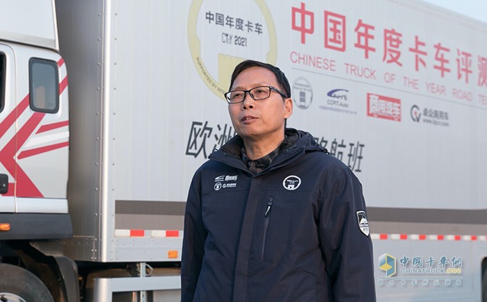 2021中國年度卡車評(píng)委會(huì)專家評(píng)委、《商用汽車》雜志總編輯肖獻(xiàn)法