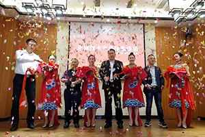 北奔重卡經(jīng)銷商重慶勇強(qiáng)商貿(mào)有限公司舉行開業(yè)慶典并舉行產(chǎn)品推介活動