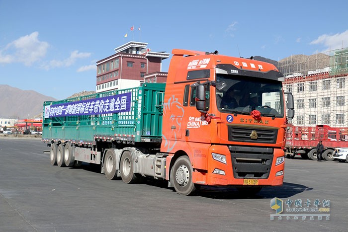 卡友對新國標(biāo)掛車進行超級盤剎制動體驗