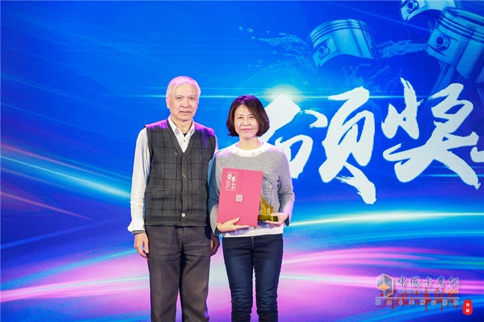 上菲紅Cursor 11榮獲“專(zhuān)家推薦機(jī)型”獎(jiǎng)
