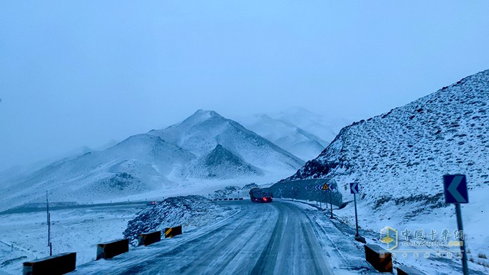 當金山42公里長下坡冰雪路