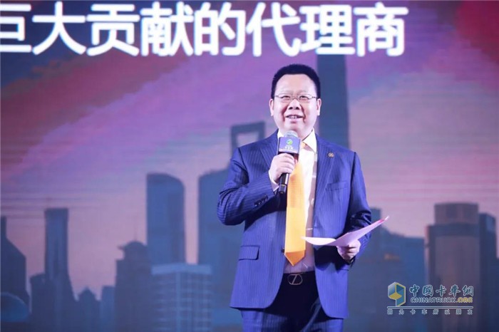 龍?bào)纯萍际l(fā)表演講
