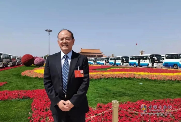 全國(guó)人大代表、江汽集團(tuán)高級(jí)工程師 周福庚