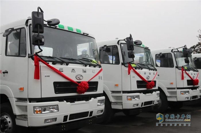 星馬法規(guī)版輕量化攪拌車(chē)