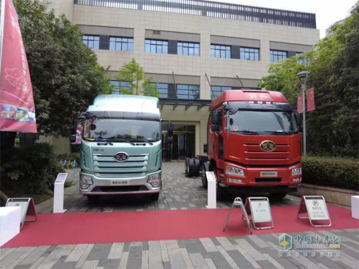 一汽解放西部  牽引車(chē)  經(jīng)銷商 