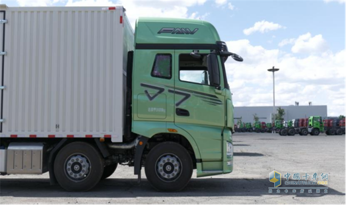 一汽解放   載貨車(chē)J7