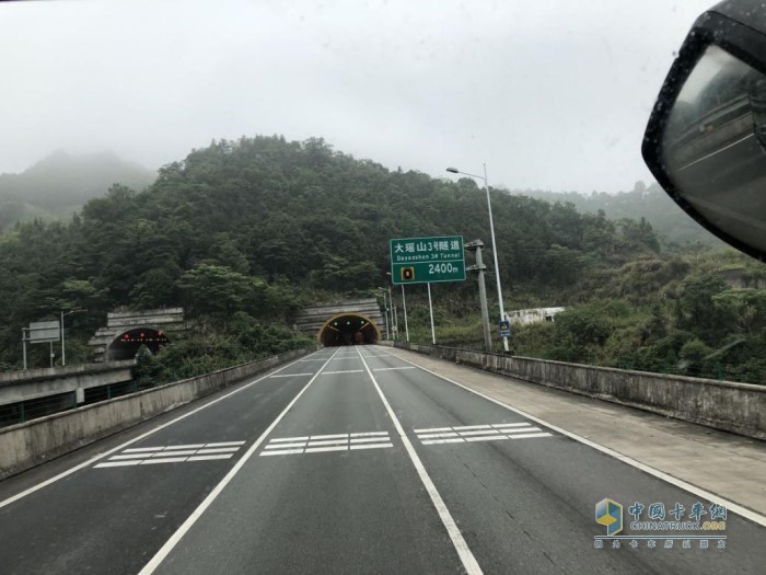進(jìn)入湖南上坡地段，汕德卡G7爬山路都絲毫不費(fèi)力