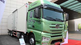 天上飛機(jī)，地上J7 看解放這款8×4載貨車如何詮釋高效、節(jié)油、全能