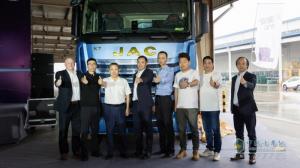 全球首發(fā)！江淮跨越15升530+馬力自動擋天然氣牽引車重磅上市