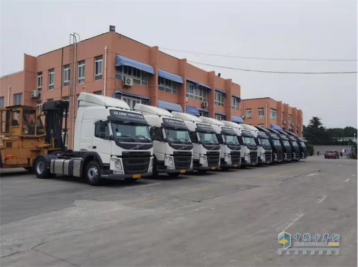 沃爾沃卡車(chē)  牽引車(chē)