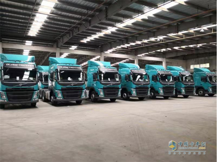 沃爾沃卡車(chē)  牽引車(chē)