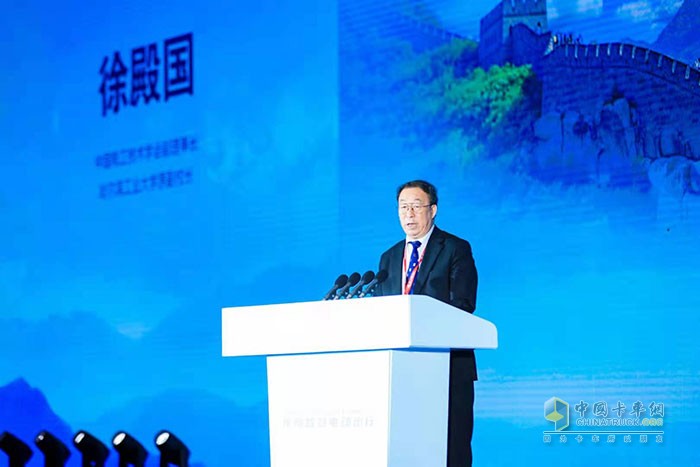 中國電工技術(shù)學(xué)會副理事長、哈爾濱工業(yè)大學(xué)原副校長徐殿國主持