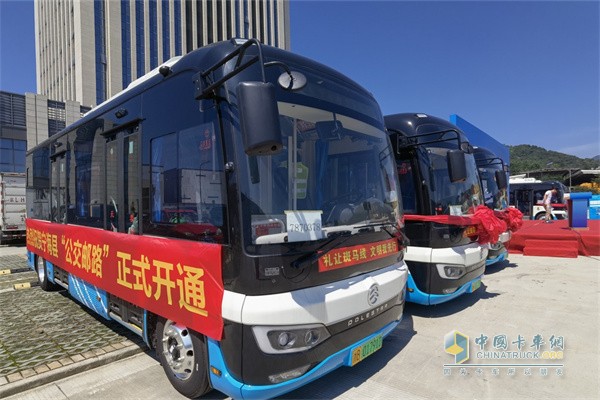 公交車運(yùn)物流  每輛2000票包裹