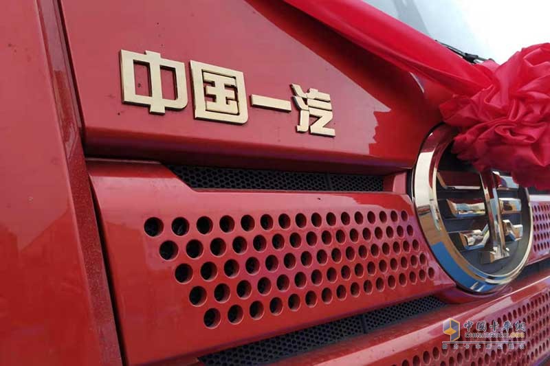一出手就是2000臺！一汽解放換電牽引車入駐唐山