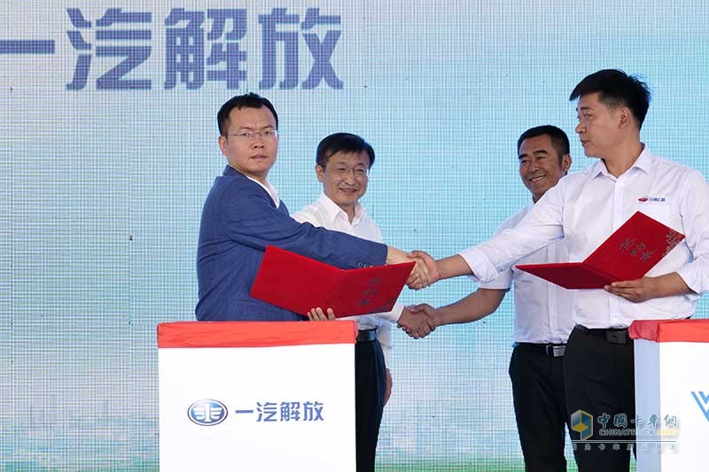 一出手就是2000臺！一汽解放換電牽引車入駐唐山