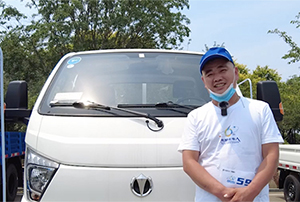 養(yǎng)家糊口也得選擇稱心的車 李曉偉很滿意飛碟締途