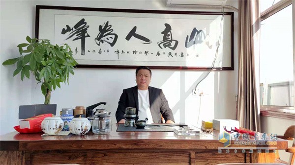 一汽解放青汽   牽引車(chē)