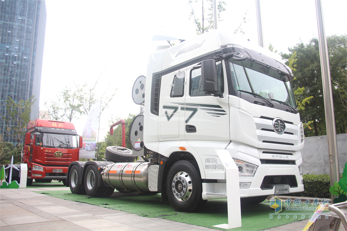 一汽解放,解放CA6SM4牽引車(chē),牽引車(chē)
