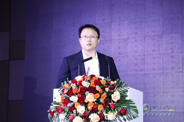 一汽解放青汽中重卡營(yíng)銷服務(wù)部副部長(zhǎng)龔超解讀“暖心服務(wù)M計(jì)劃”