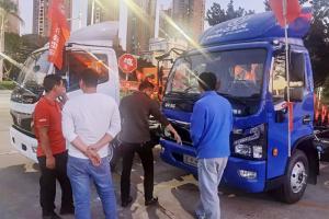 數(shù)名客戶現(xiàn)場訂車 東風(fēng)福瑞卡勁威版國六平板全系惠州上市 
