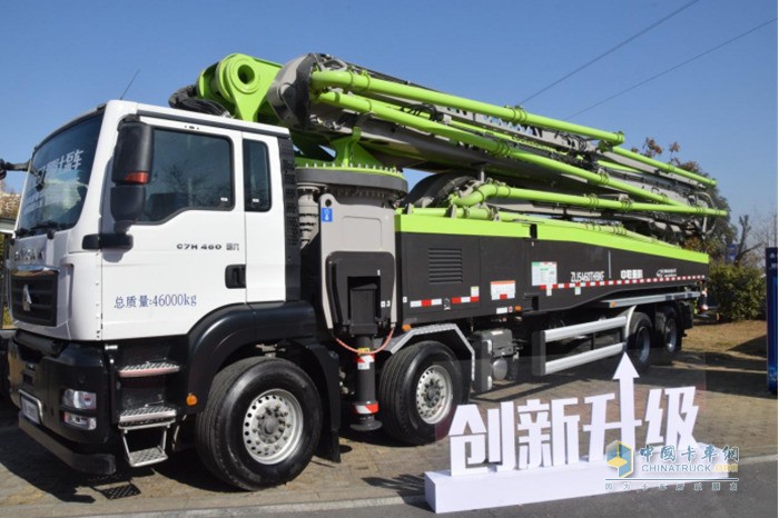 重汽汕德卡國(guó)六混凝土泵車