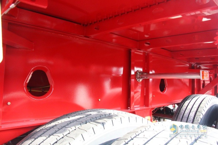 華興車(chē)輛 5.5噸超強(qiáng)鋼 側(cè)翻自卸半掛車(chē)
