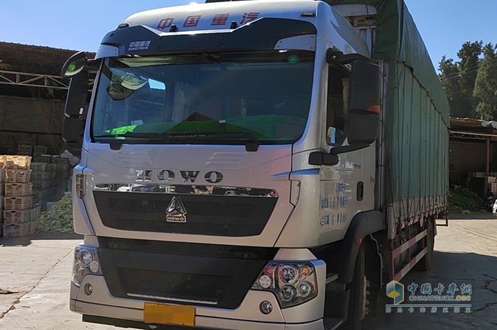 中國(guó)重汽豪沃TX載貨車(chē)