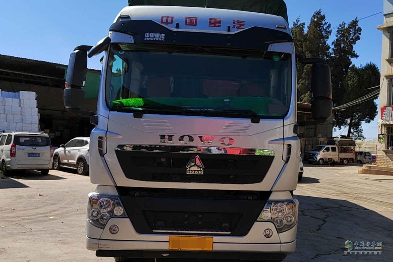 中國(guó)重汽豪沃TX載貨車(chē)