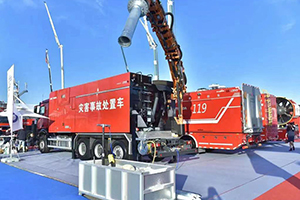 引領(lǐng)消防車行業(yè)發(fā)展  上海金盾為何對(duì)奔馳卡車底盤贊譽(yù)有加？