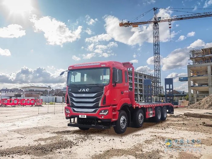 江淮格爾發(fā)K5W 8×4挖掘機運輸車
