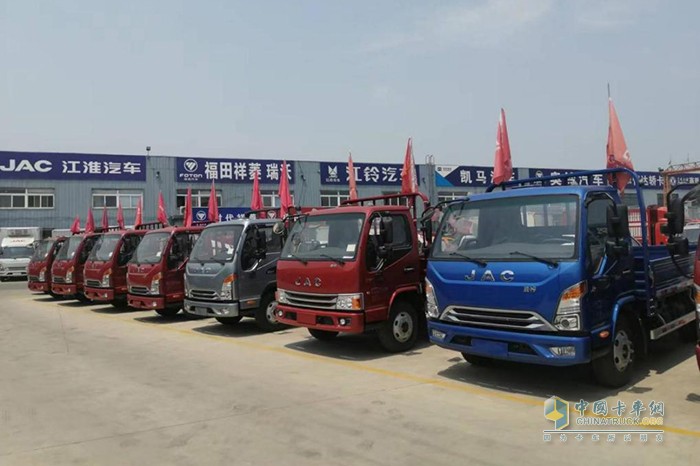 中國卡車網(wǎng) 走訪市場調查 汽車城