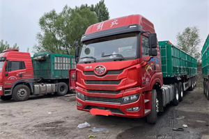 轉(zhuǎn)行之后與解放卡車(chē)為伴 悍V子母車(chē)成煤炭運(yùn)輸新寵