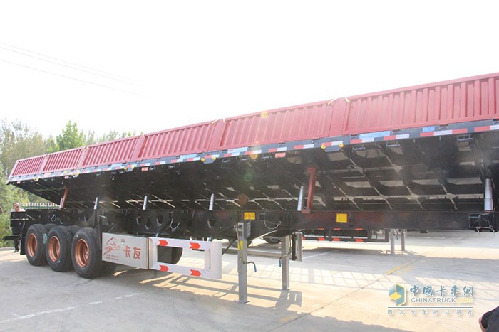 鑼響掛車(chē)全新下線了卡友牌