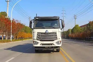 豪沃NX載貨車，無懼油價(jià)，暢盈天下！