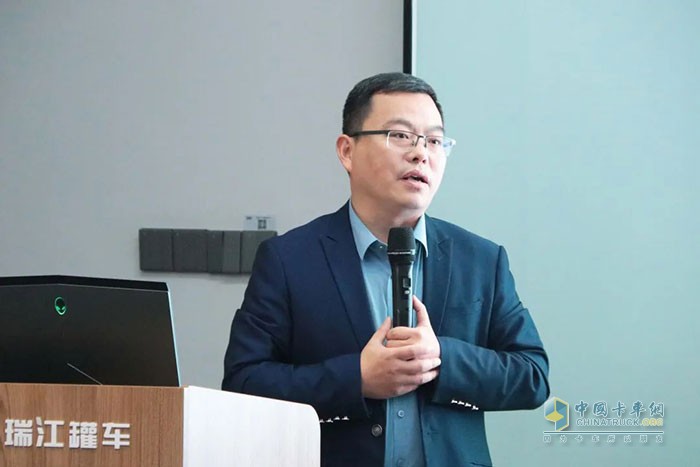 強冠業(yè)務(wù)集團PT戰(zhàn)略事業(yè)部總經(jīng)理 孫金雷