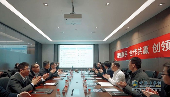 此次合作與會(huì)雙方代表現(xiàn)場交流