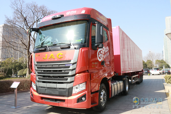 跨越4×2 520馬力牽引車(chē)