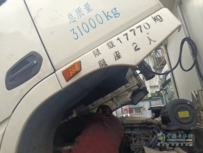 春節(jié)不打烊，福建客戶為徐工服務(wù)點贊！