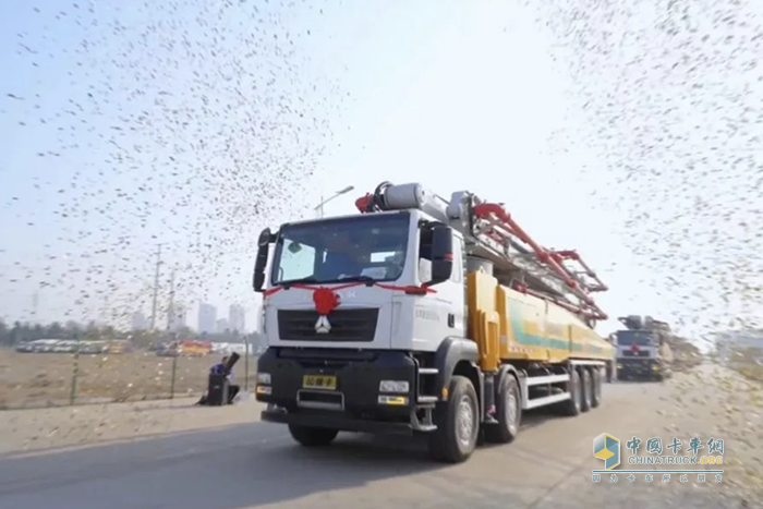 “卯”勁起航！徐工大米數(shù)泵車數(shù)臺齊發(fā)