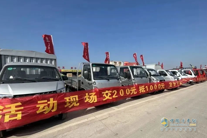 斬獲訂單19臺！東風(fēng)輕型車為卡友運輸添彩頭
